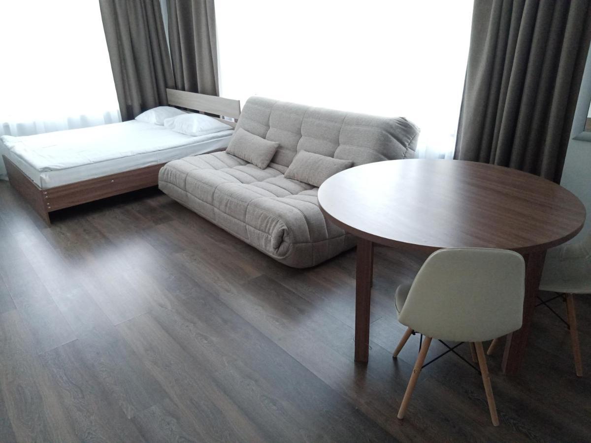 Аpartment In The City Center Apartment เยกาเทรินบูร์ก ภายนอก รูปภาพ