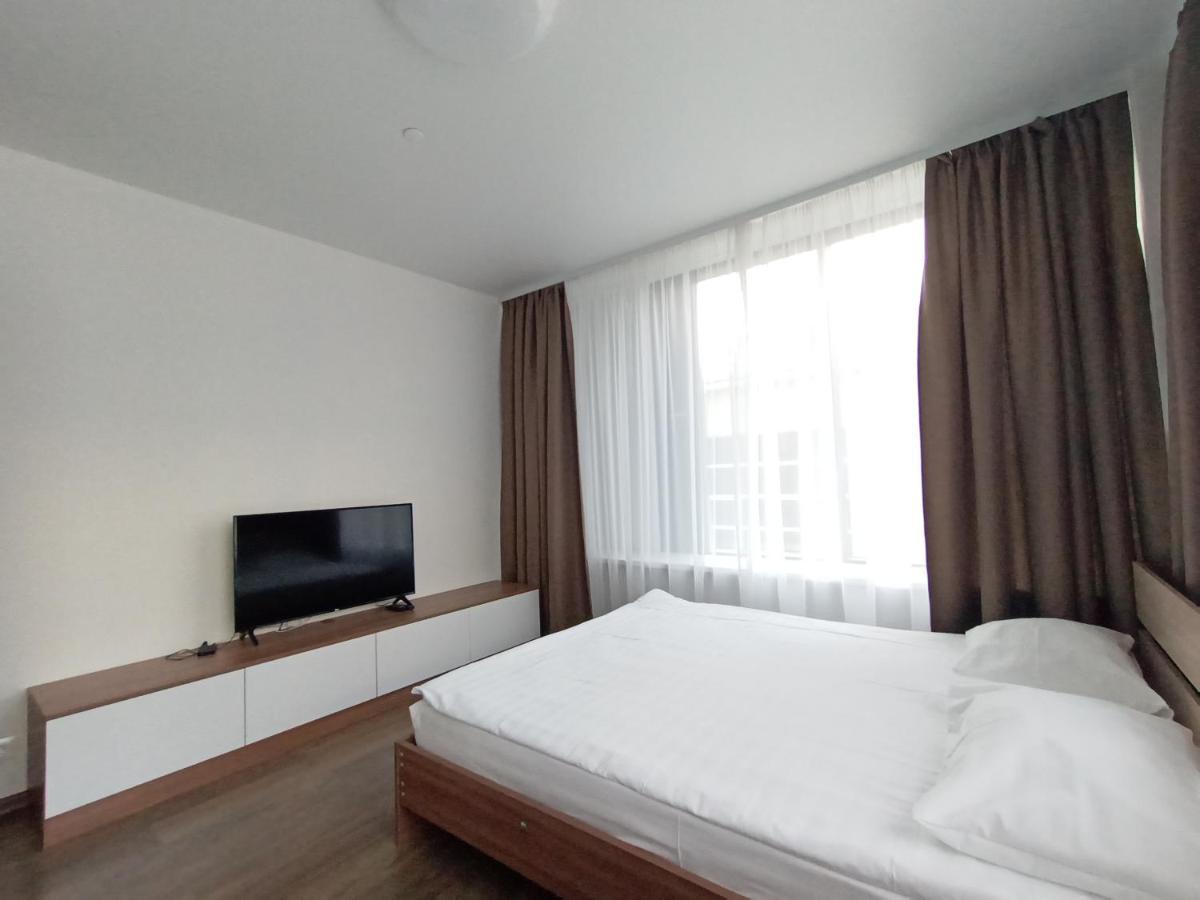 Аpartment In The City Center Apartment เยกาเทรินบูร์ก ภายนอก รูปภาพ