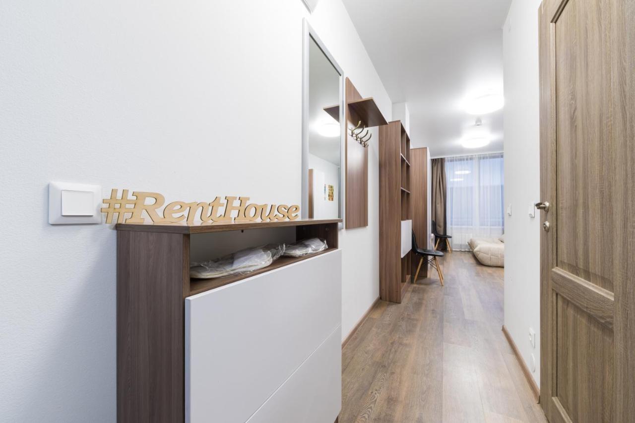 Аpartment In The City Center Apartment เยกาเทรินบูร์ก ภายนอก รูปภาพ